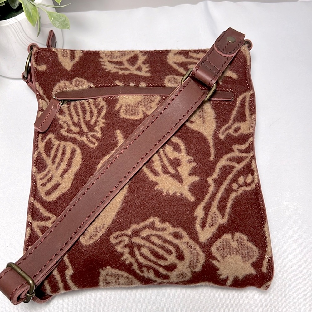 Pendleton Crossbody Bag in Brown and Tan